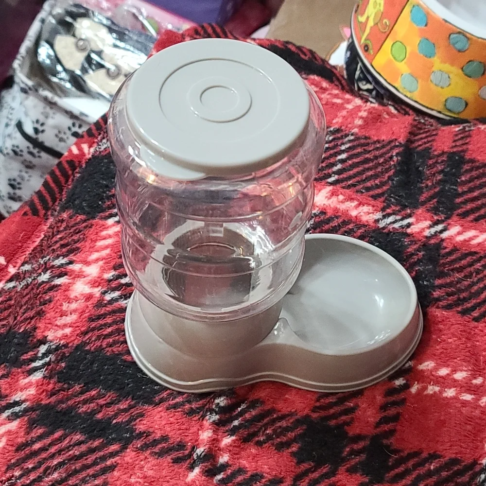 Cat Feeder